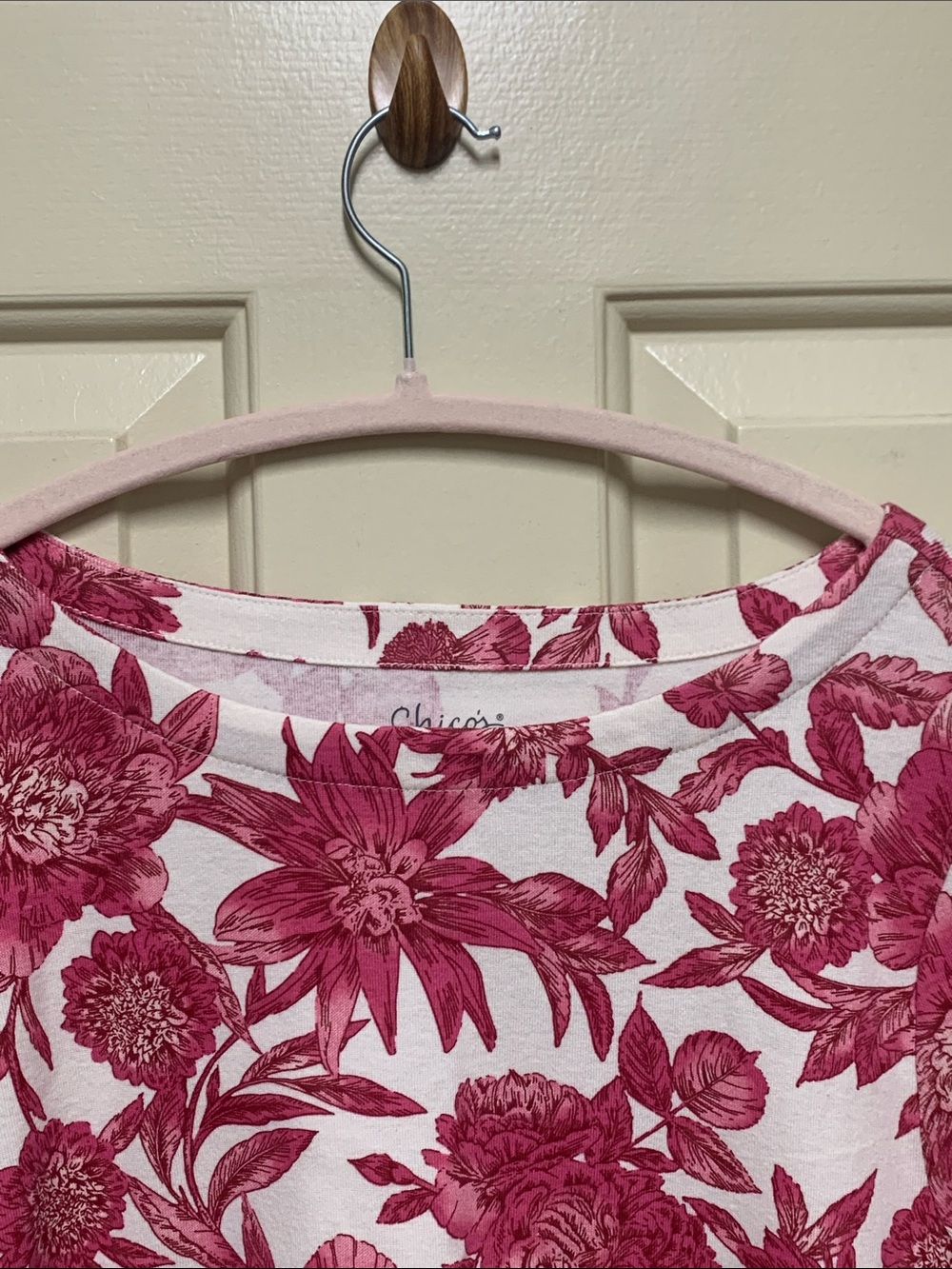Chico’s Top BNWT - Picture 3 of 9